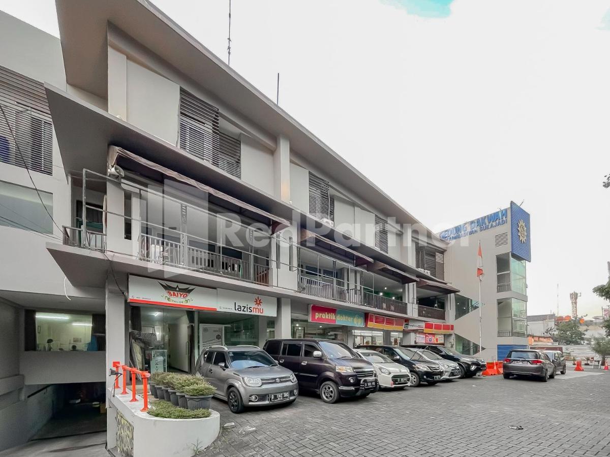 Sang Surya Guesthouse Syariah Near Rs Hasan Sadikin Mitra Reddoorz Bandung Luaran gambar