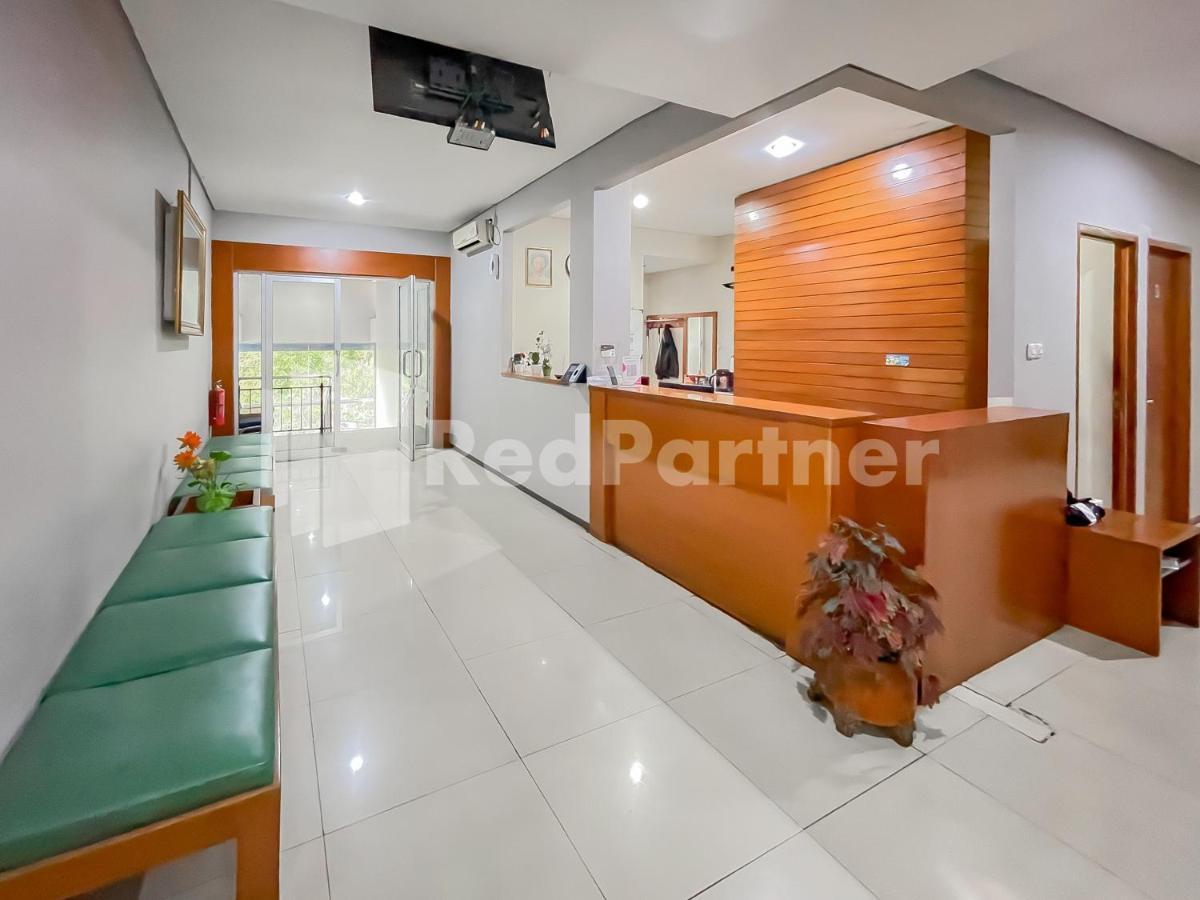 Sang Surya Guesthouse Syariah Near Rs Hasan Sadikin Mitra Reddoorz Bandung Luaran gambar